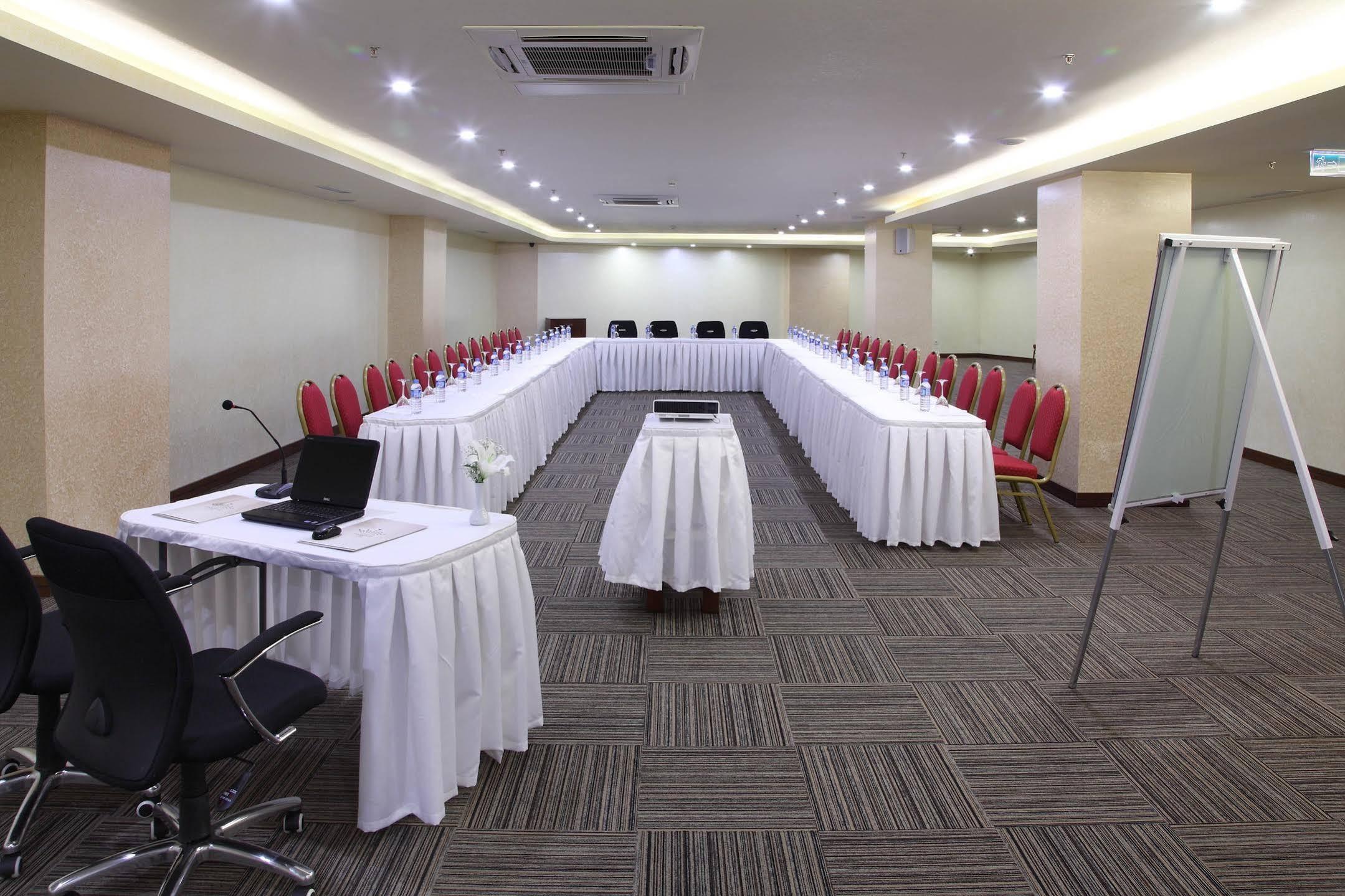Hotel Senbayrak City Adana Esterno foto